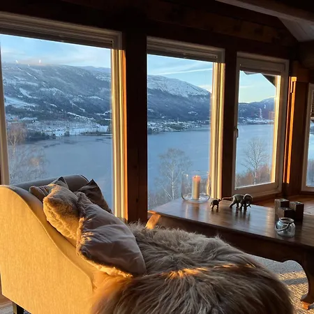B&B 